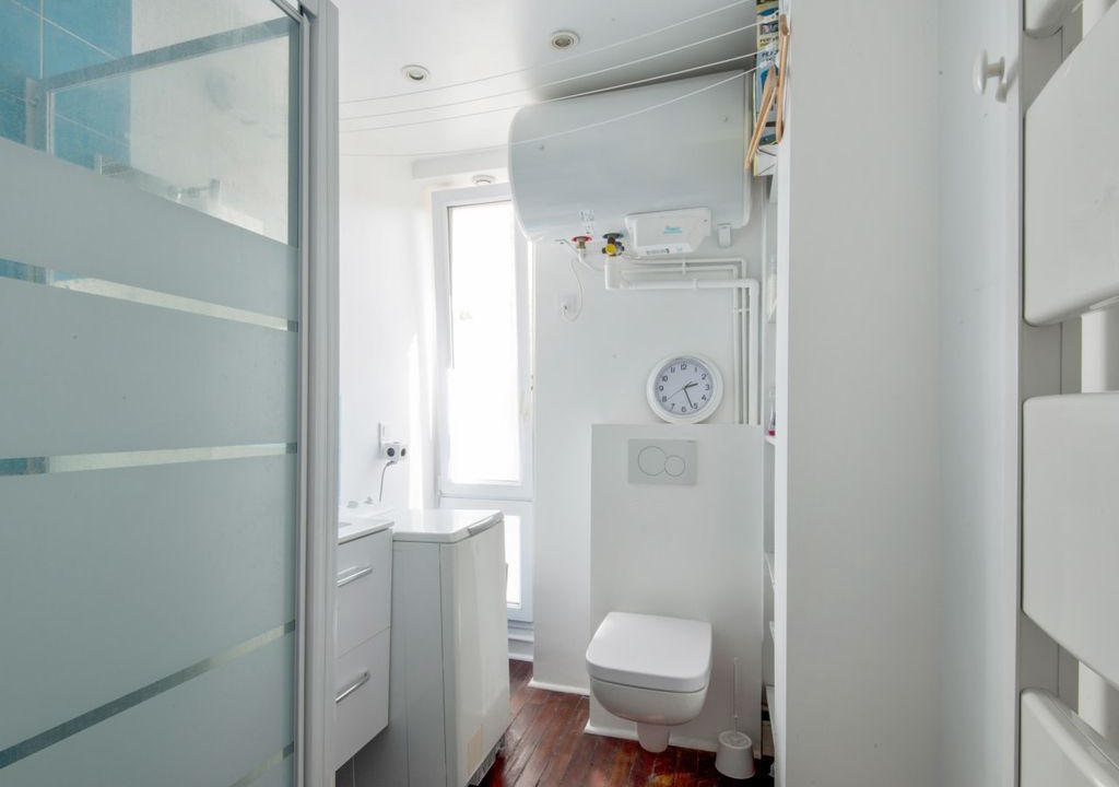 Photo of Bathroom in Republique–Point-du-Jour