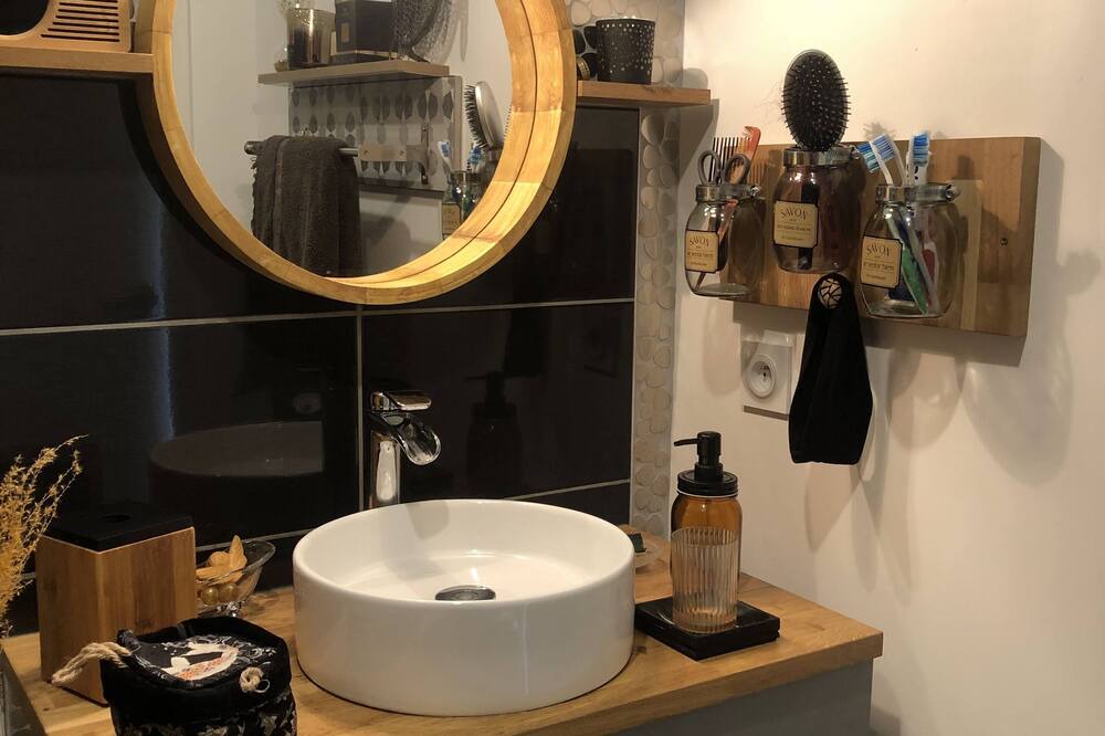 Photo of Bathroom in Colombelles