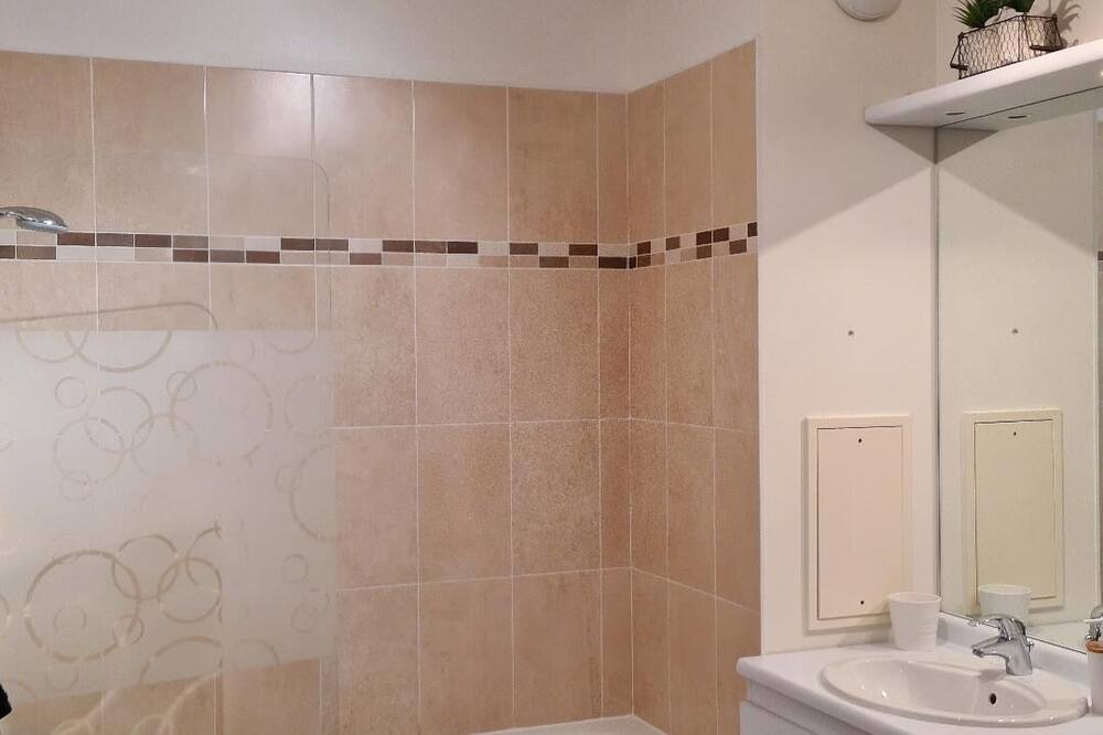 Photo of Bathroom in Sartrouville