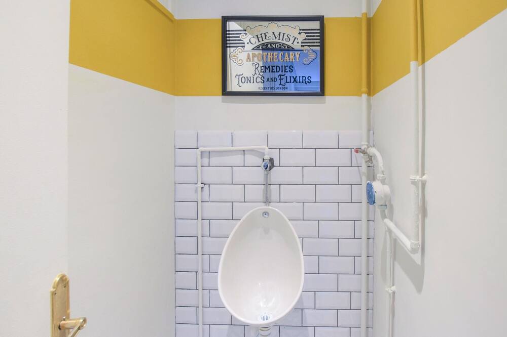 Photo of Bathroom in Lisieux