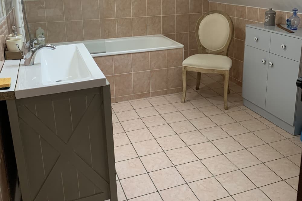 Photo of Bathroom in Orbigny