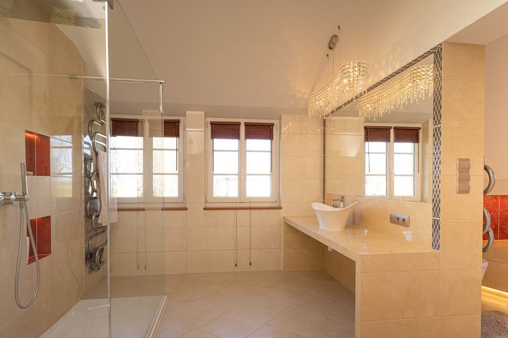 Photo of Bathroom in Bailleau-l'Eveque
