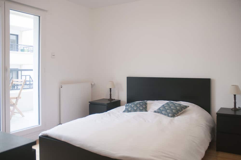 Photo of Bedroom in Saint-Ouen