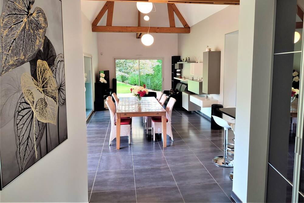 Photo of Livingroom in Ellecourt