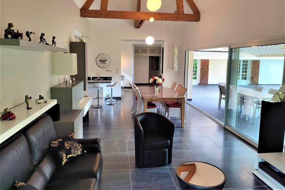 Photo of Livingroom in Ellecourt
