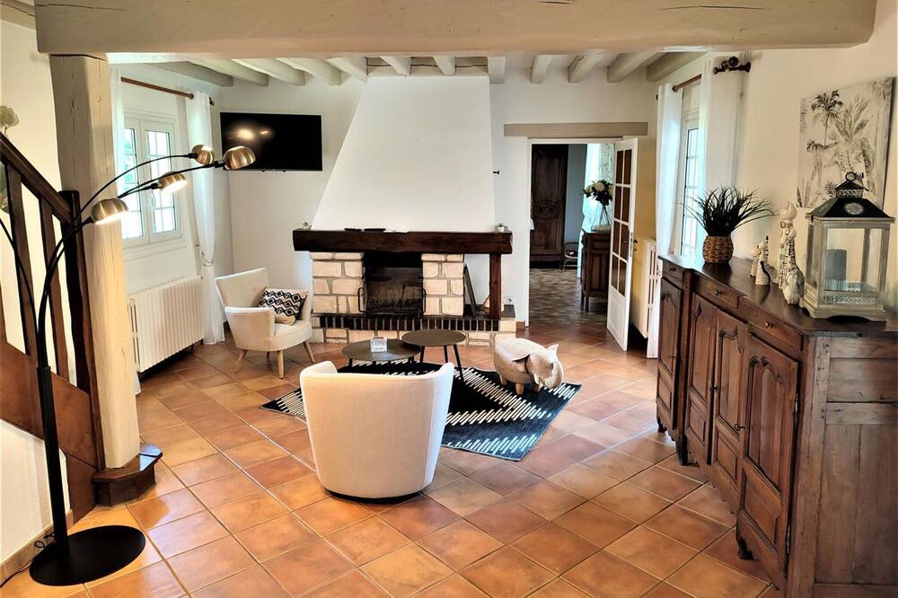 Photo of Livingroom in Ellecourt