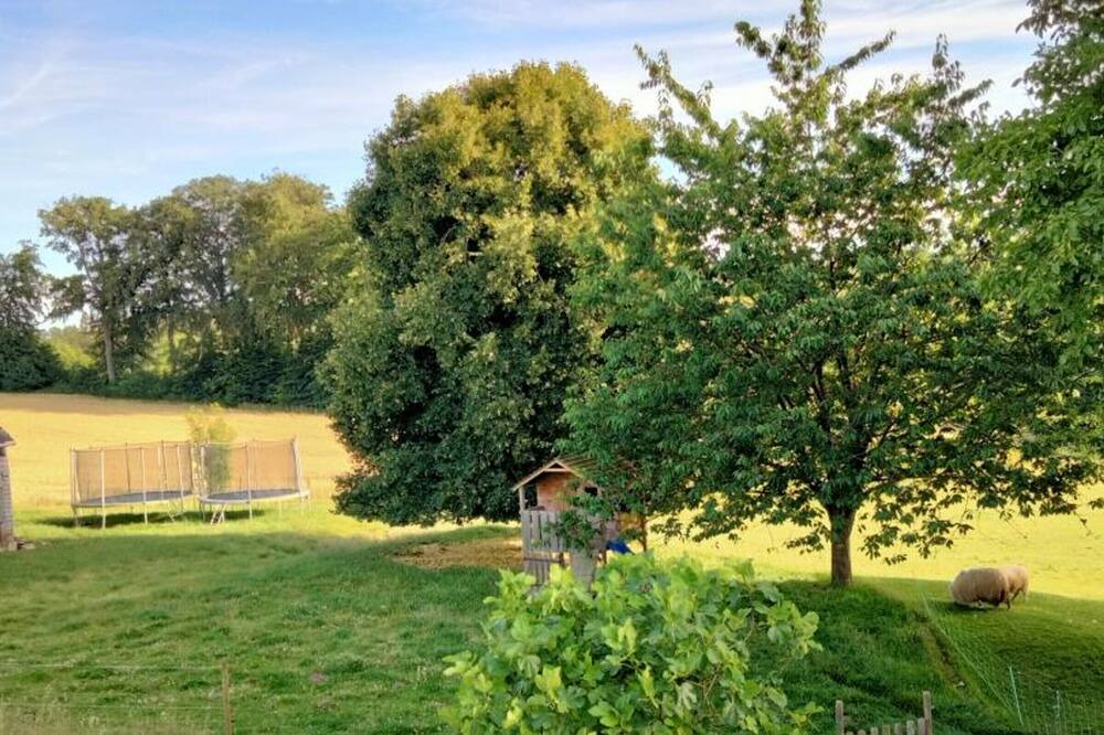 Photo of Outdoor in Saint-Maclou-de-Folleville