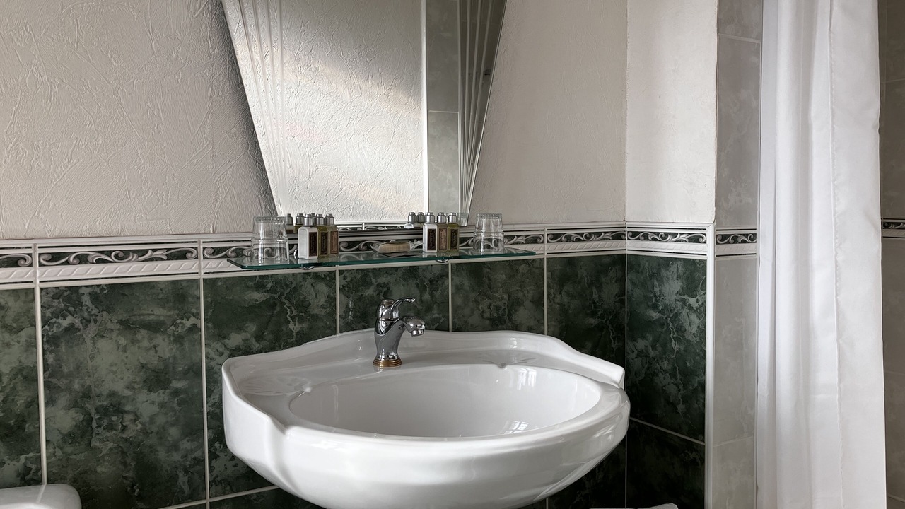 Photo of Bathroom in Aubry-du-Hainaut