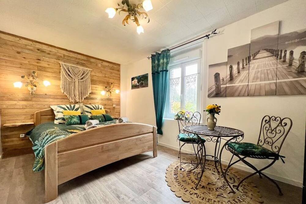 Photo of Bedroom in Caffiers