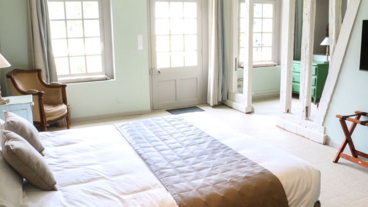 Photo of Bedroom in Fresneaux-Montchevreuil