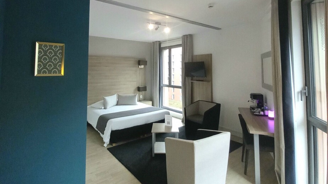 Photo of Bedroom in Hotel-de-Ville