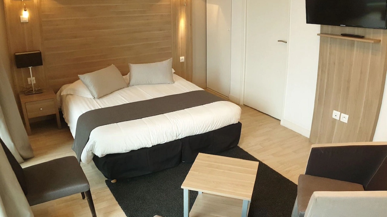 Photo of Bedroom in Hotel-de-Ville