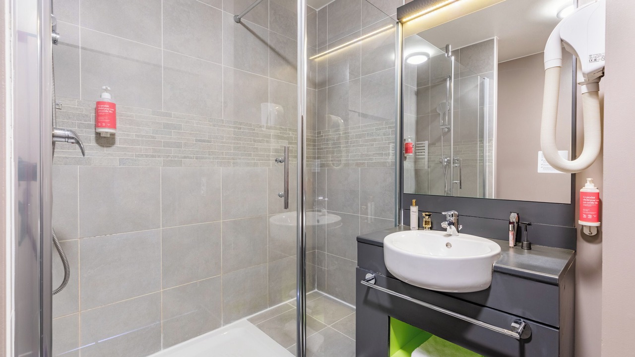 Photo of Bathroom in Le Blanc-Mesnil