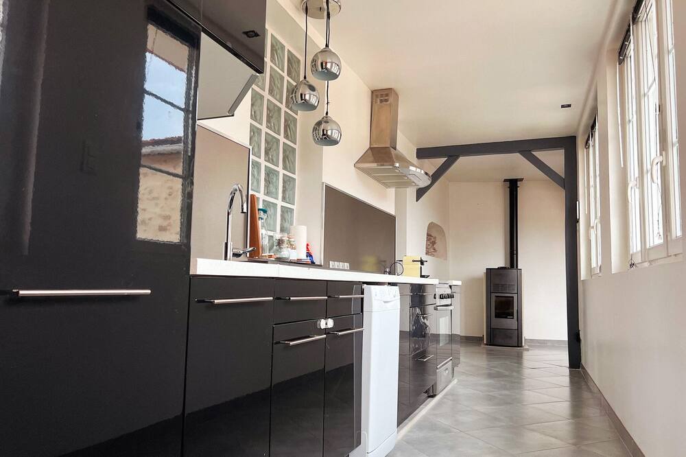 Photo of Kitchen in Barville-en-Gatinais