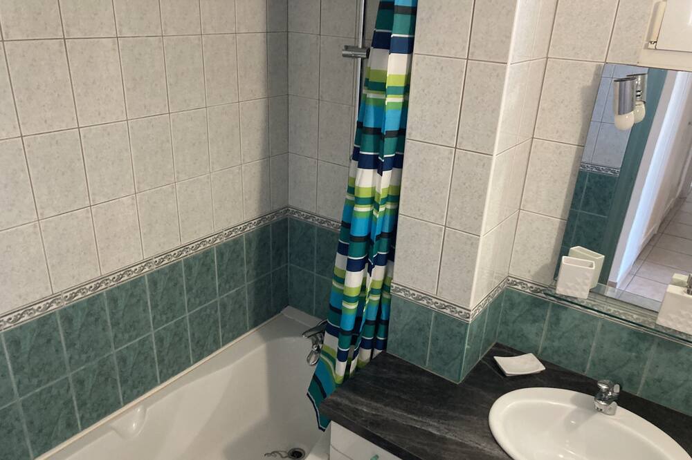 Photo of Bathroom in Dunkirk