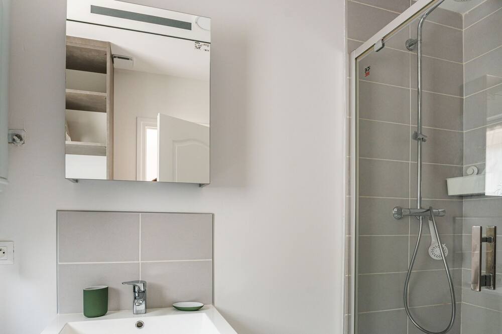 Photo of Bathroom in Beaurains