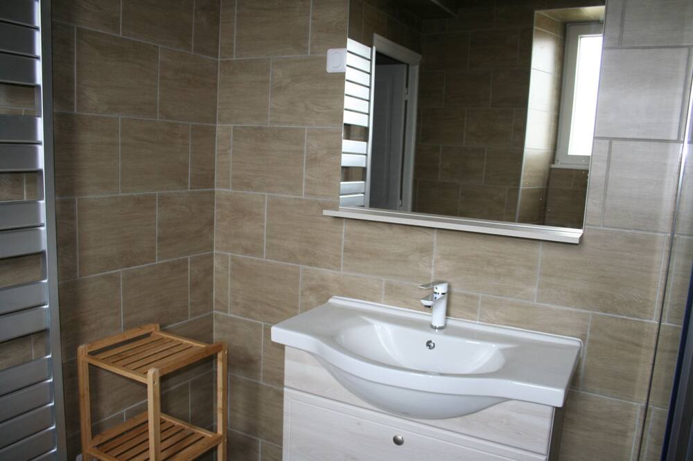 Photo of Bathroom in Argenteuil-sur-Armancon