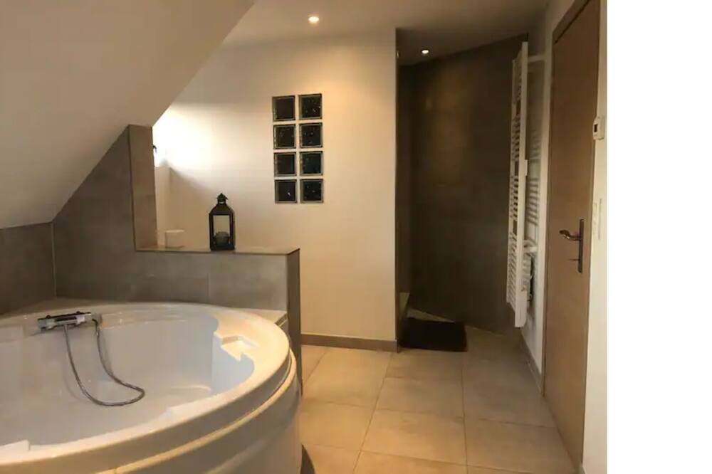 Photo of Bathroom in Vendenheim