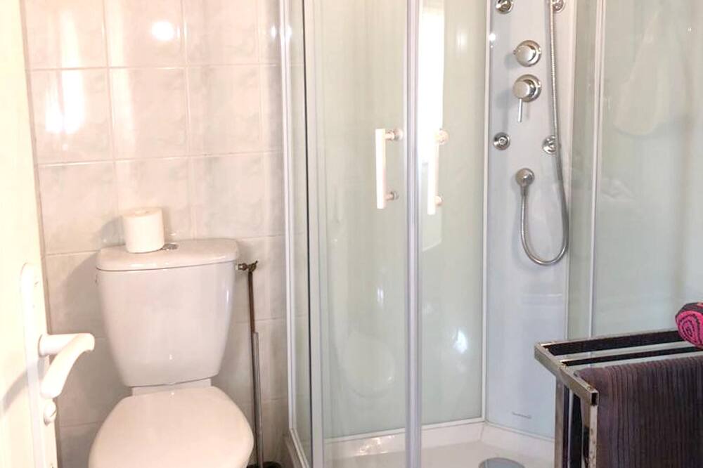 Photo of Bathroom in Le Masnau-Massuguies