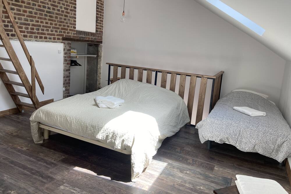 Photo of Bedroom in Lisieux