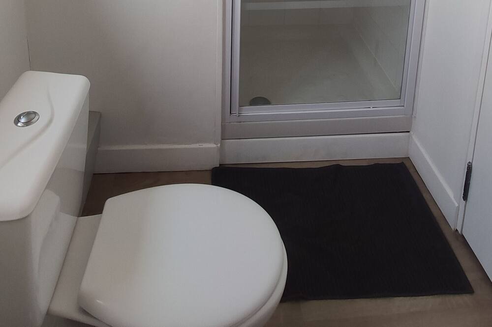 Photo of Bathroom in Cambremer