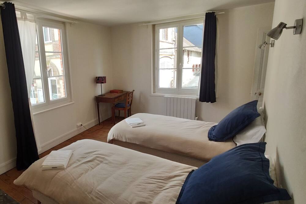 Photo of Bedroom in Cambremer