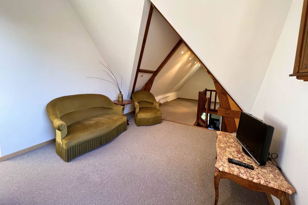 Photo of Bedroom in Sainte-Genevieve-les-Gasny