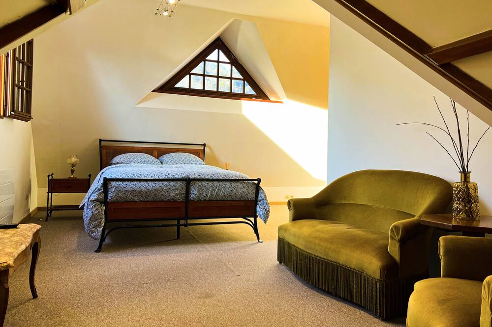 Photo of Bedroom in Sainte-Genevieve-les-Gasny