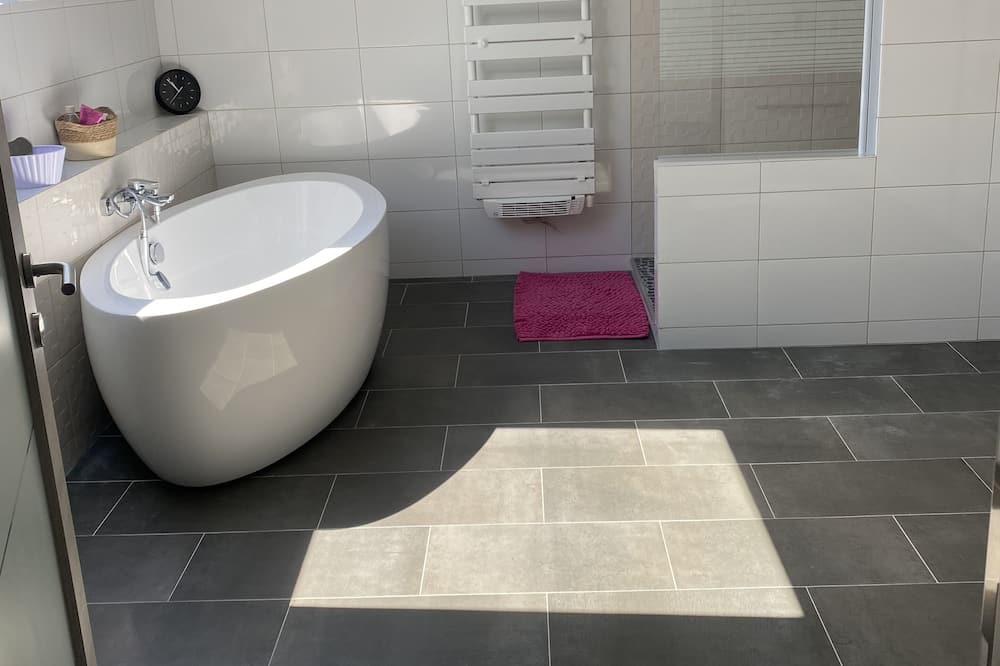 Photo of Bathroom in Artres