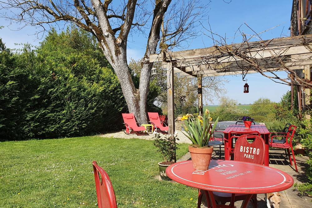 Photo of Outdoor in Bissey-la-Pierre