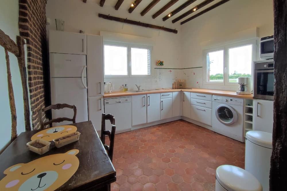 Photo of Kitchen in Fresne-le-Plan