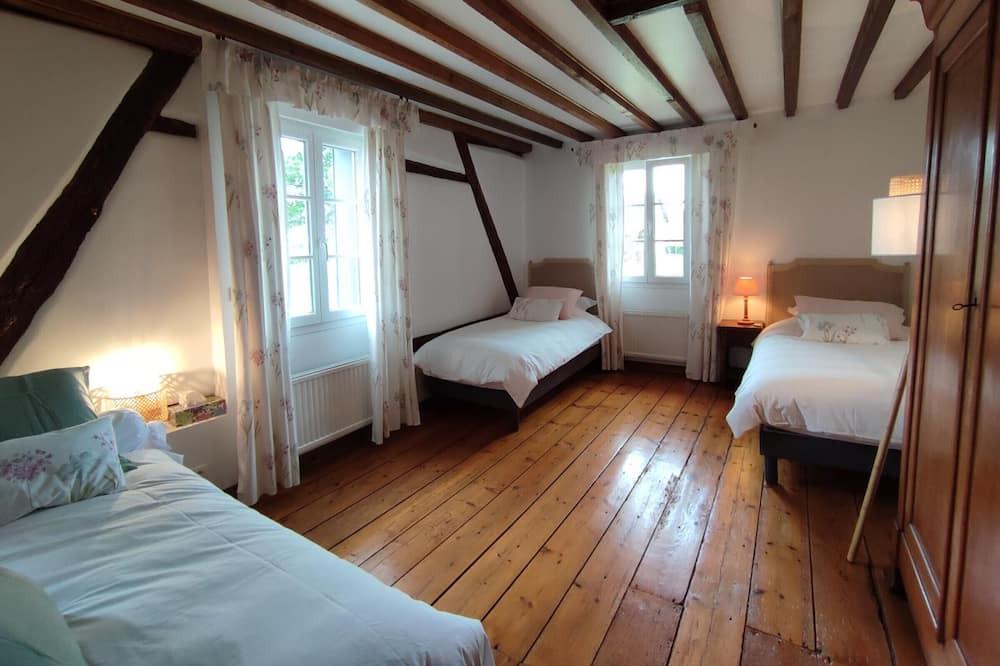 Photo of Bedroom in Fresne-le-Plan