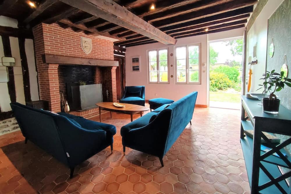 Photo of Livingroom in Fresne-le-Plan
