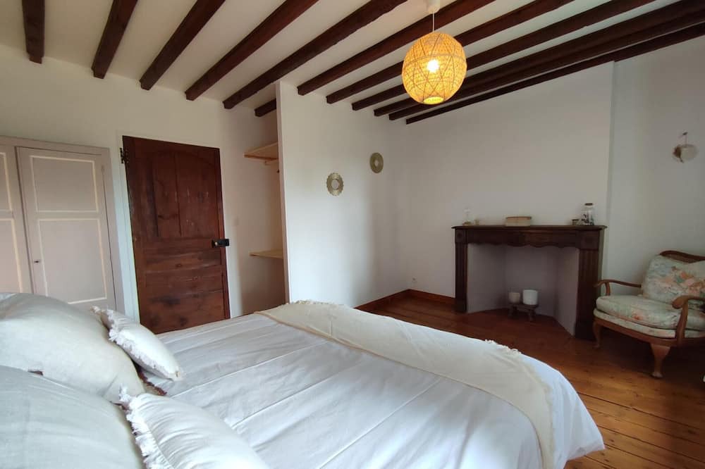 Photo of Bedroom in Fresne-le-Plan