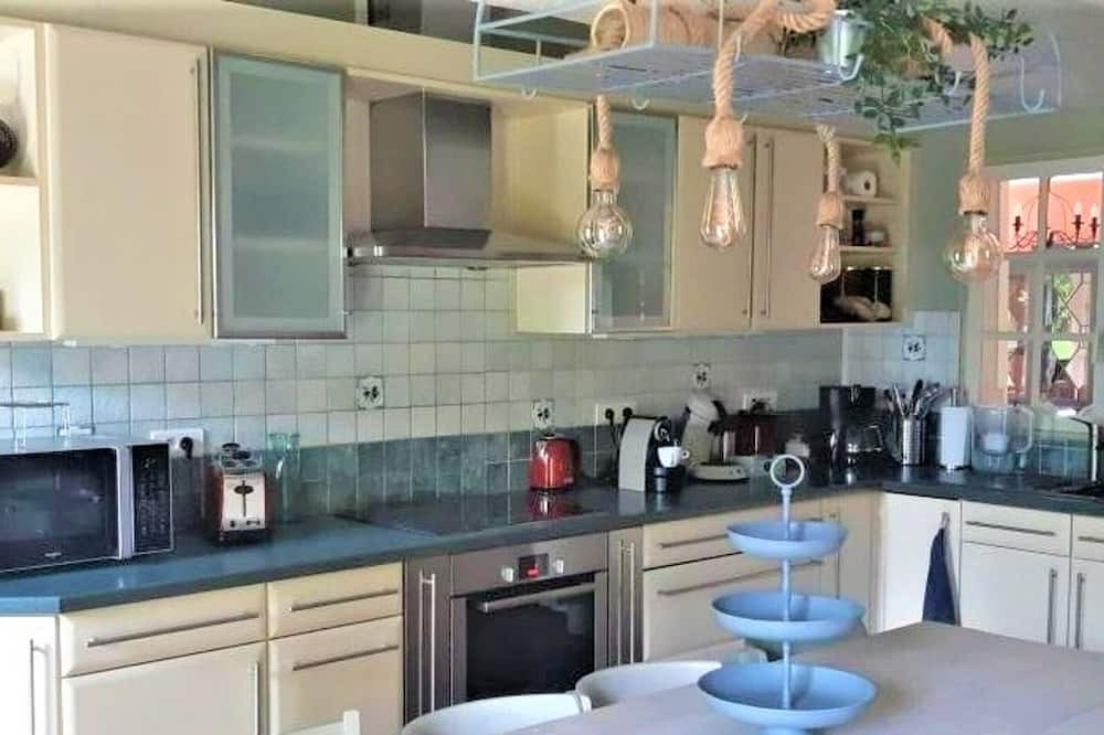 Photo of Kitchen in Vibeuf