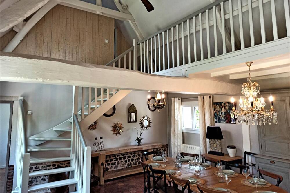 Photo of Livingroom in Vibeuf