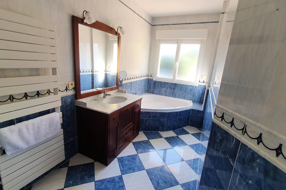 Photo of Bathroom in Devant-les-Ponts
