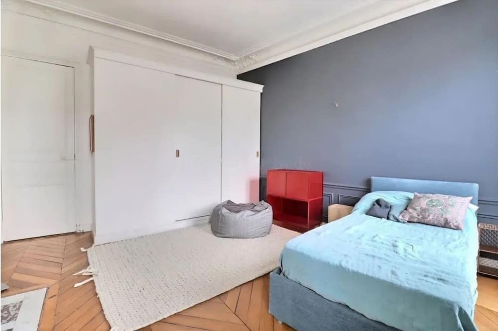 Photo of Bedroom in Val-de-Grace
