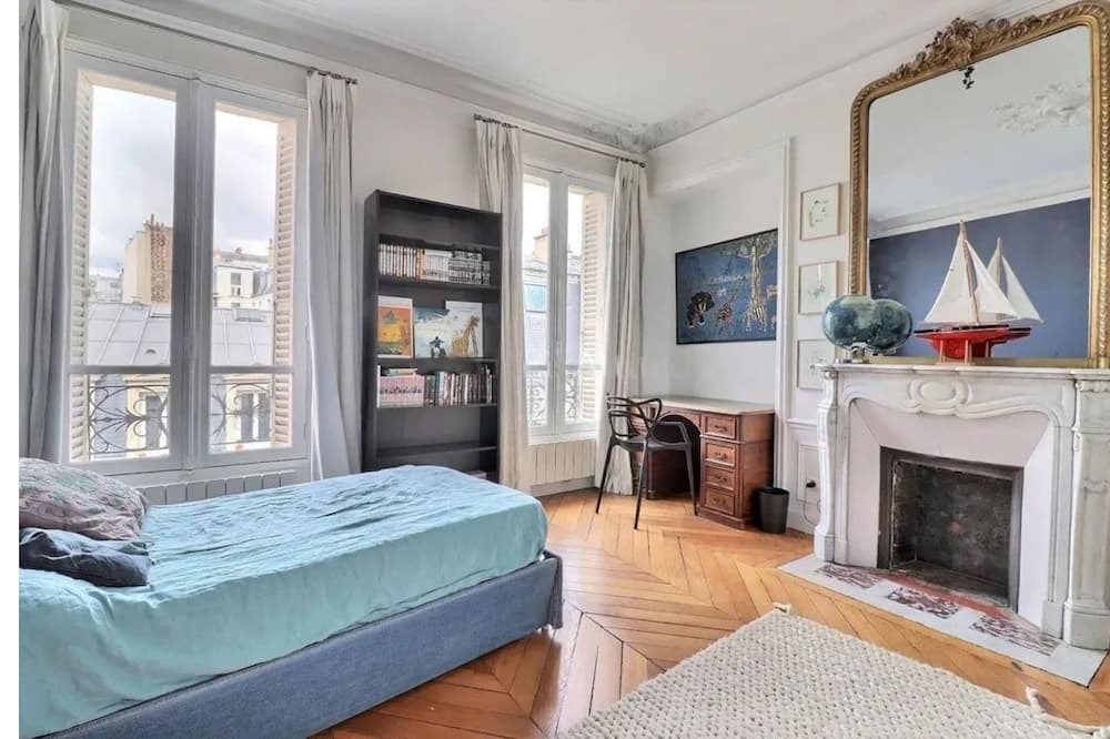 Photo of Bedroom in Val-de-Grace