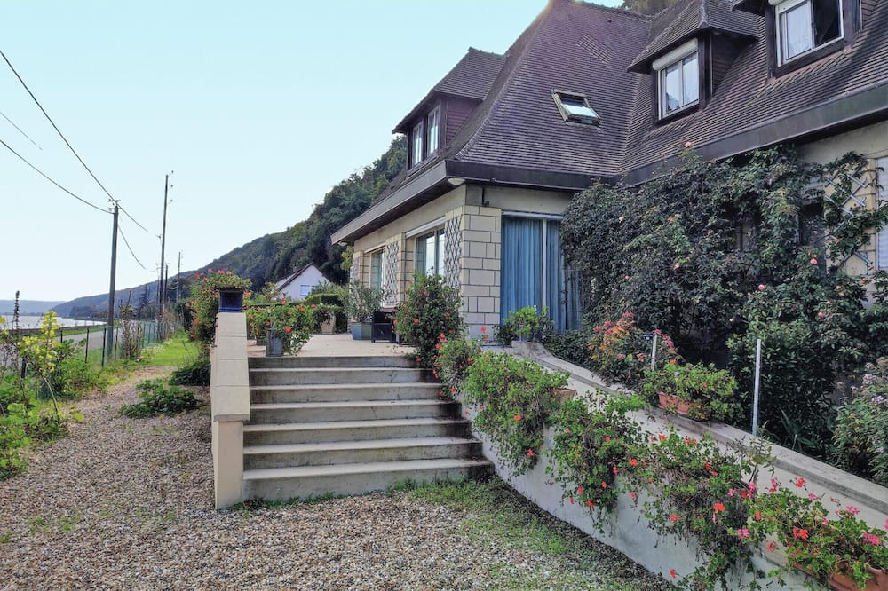 Photo of Outdoor in Le Mesnil-sous-Jumieges