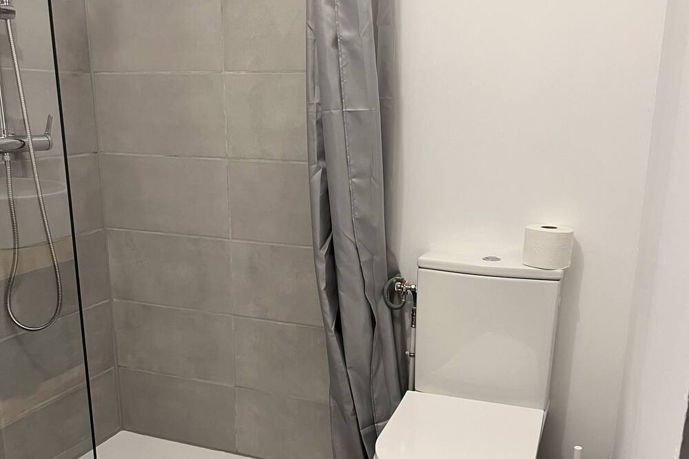 Photo of Bathroom in Merignies