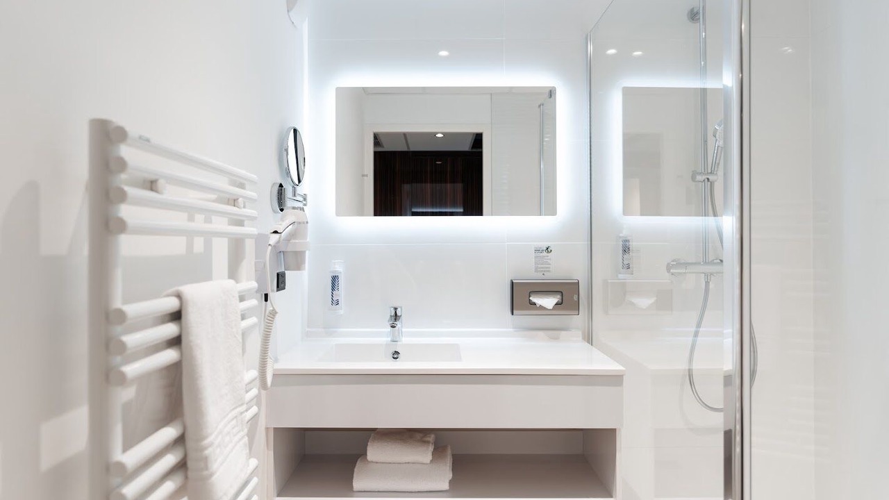 Photo of Bathroom in Taverny