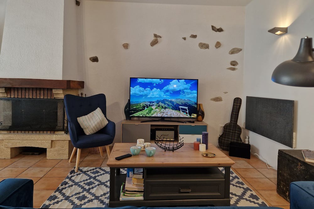 Photo of Livingroom in Thiers-sur-Theve