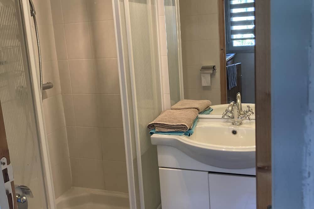 Photo of Bathroom in Claye-Souilly