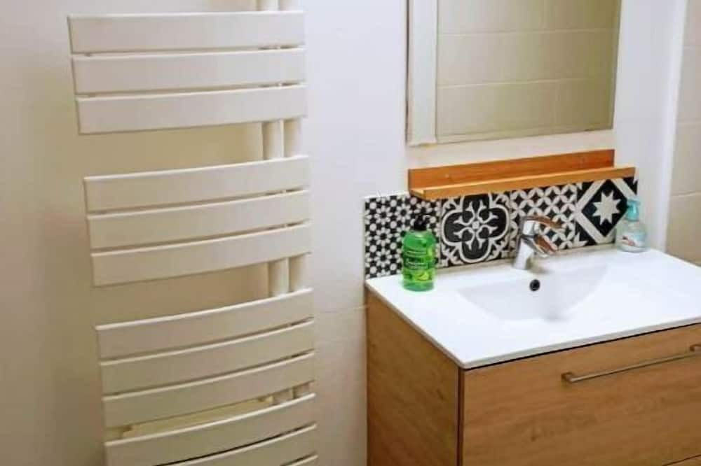 Photo of Bathroom in Mons-en-Baroeul
