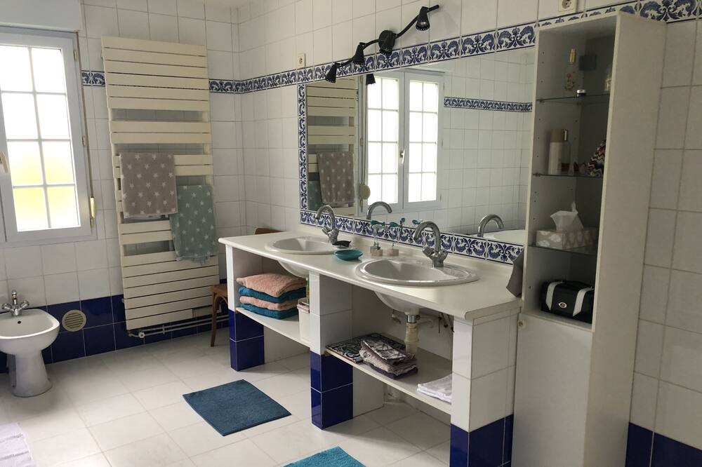 Photo of Bathroom in Pitres