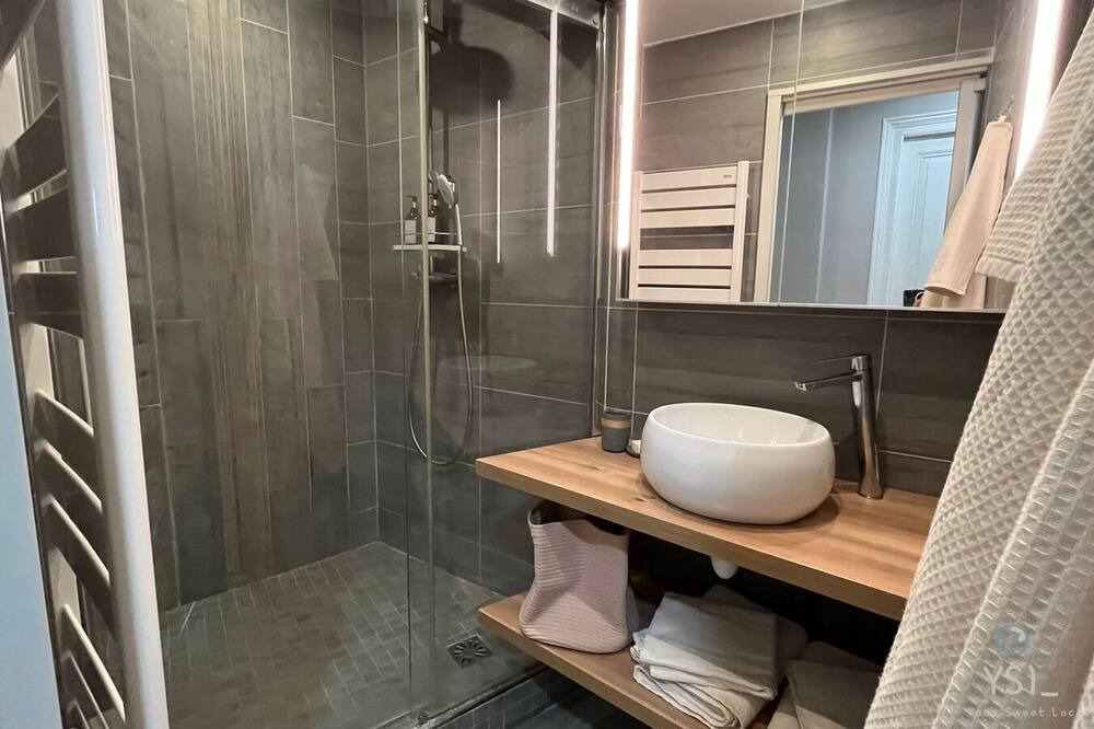 Photo of Bathroom in Centre Ville