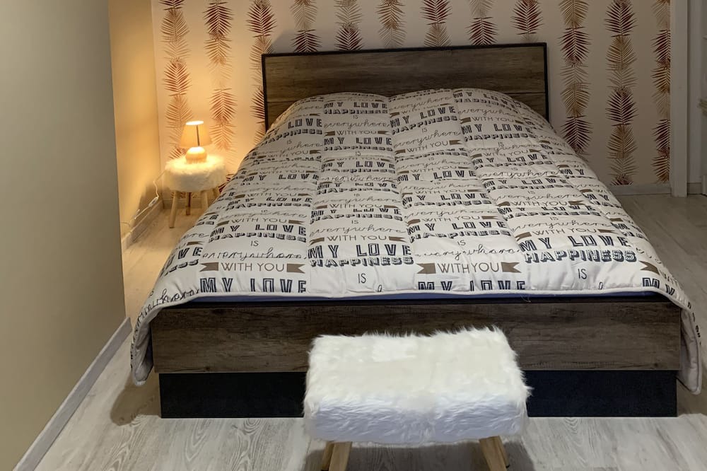 Photo of Bedroom in Harcy