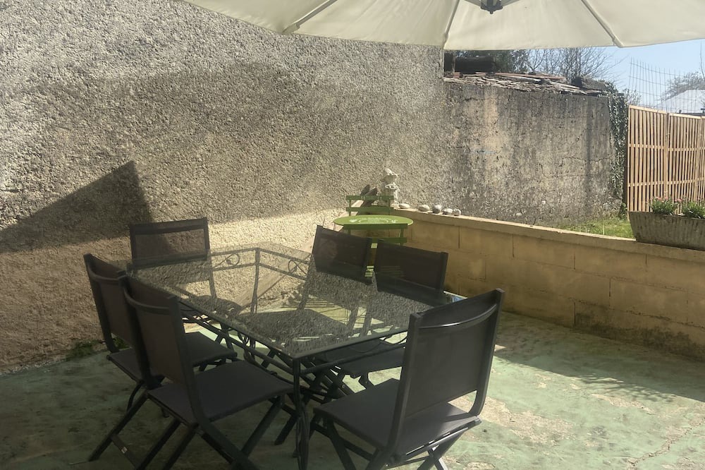 Photo of Outdoor in Harcy