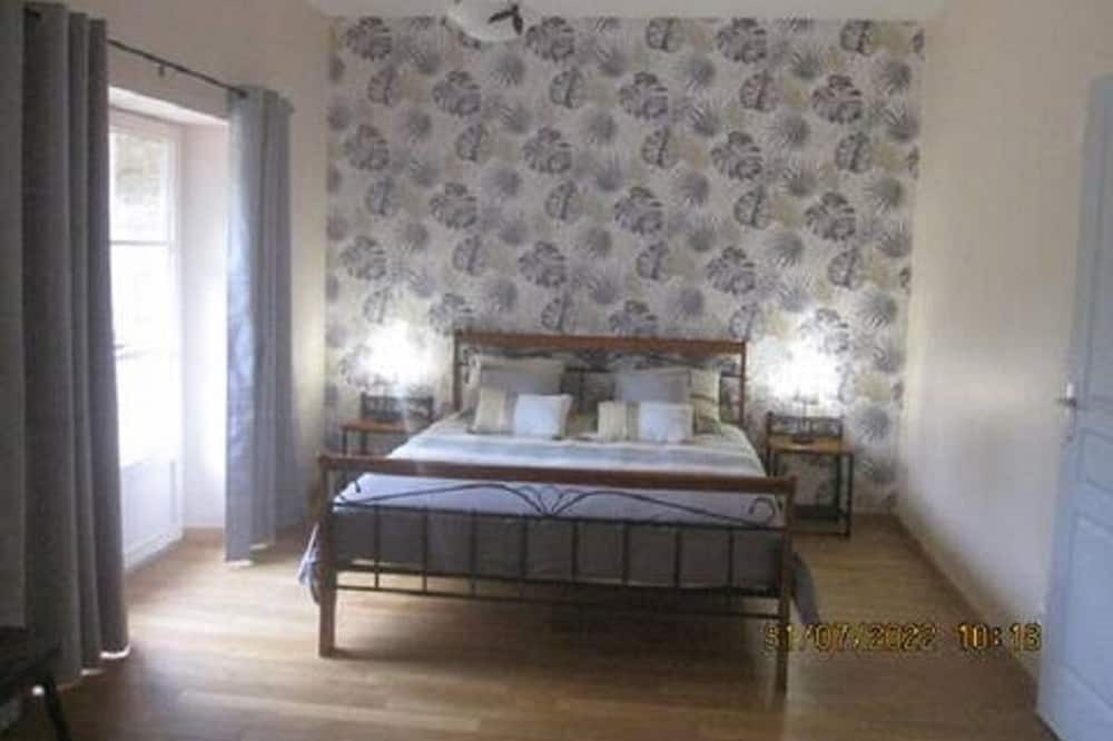 Photo of Bedroom in Saint-Sauveur-d'Emalleville